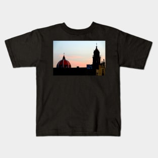 Coucher de soleil sur l'église de Guadalajara Kids T-Shirt